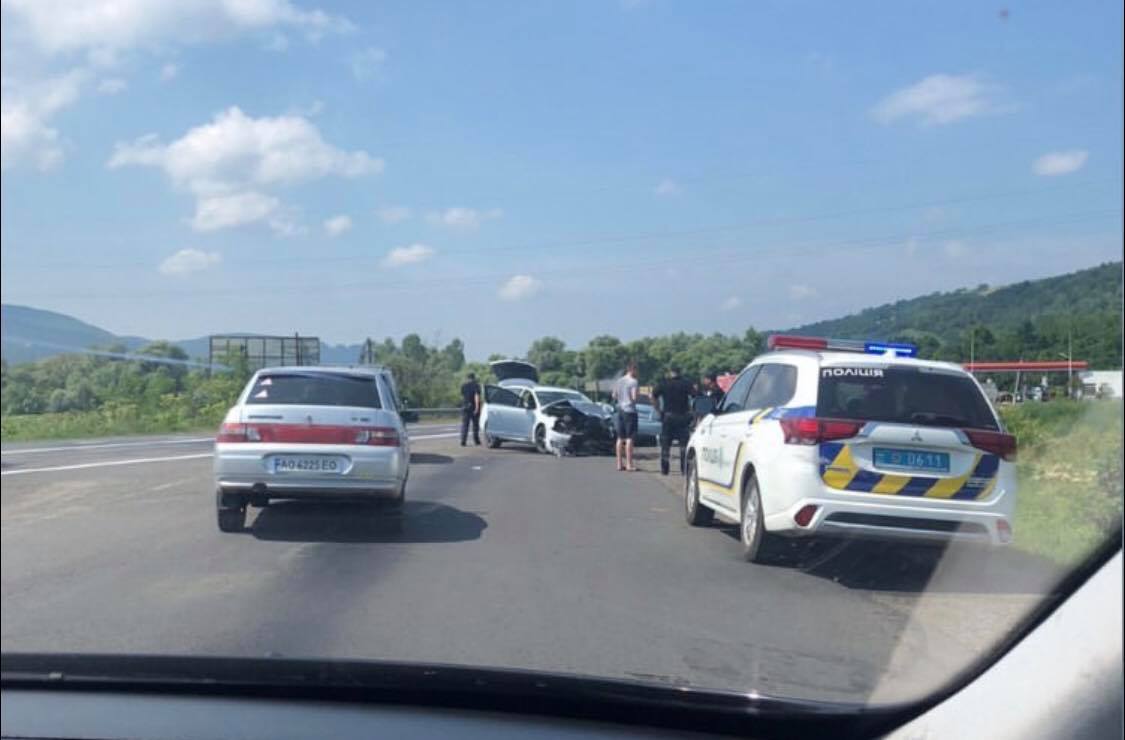 ДТП у Сваляві: зіштовхнулися два легковики (ФОТО)