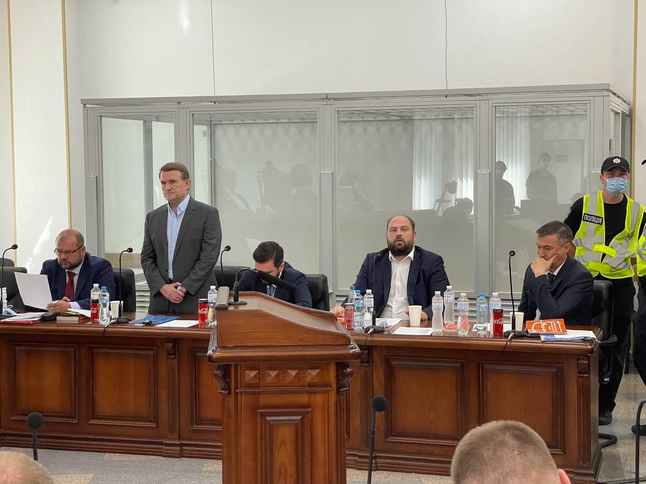 Київський апеляційний суд: розгляд апеляційної скарги захисту нардепа від ОПЗЖ Віктора Медведчука на обрання йому запобіжного заходу у вигляді цілодобового домашнього арешту (ВІДЕО)