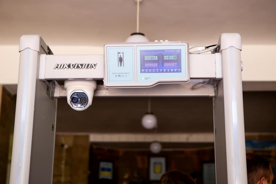 Нове відеообладнання: в Ужгородській загальноосвітній школі № 8 встановили розумні камери (ВІДЕО)