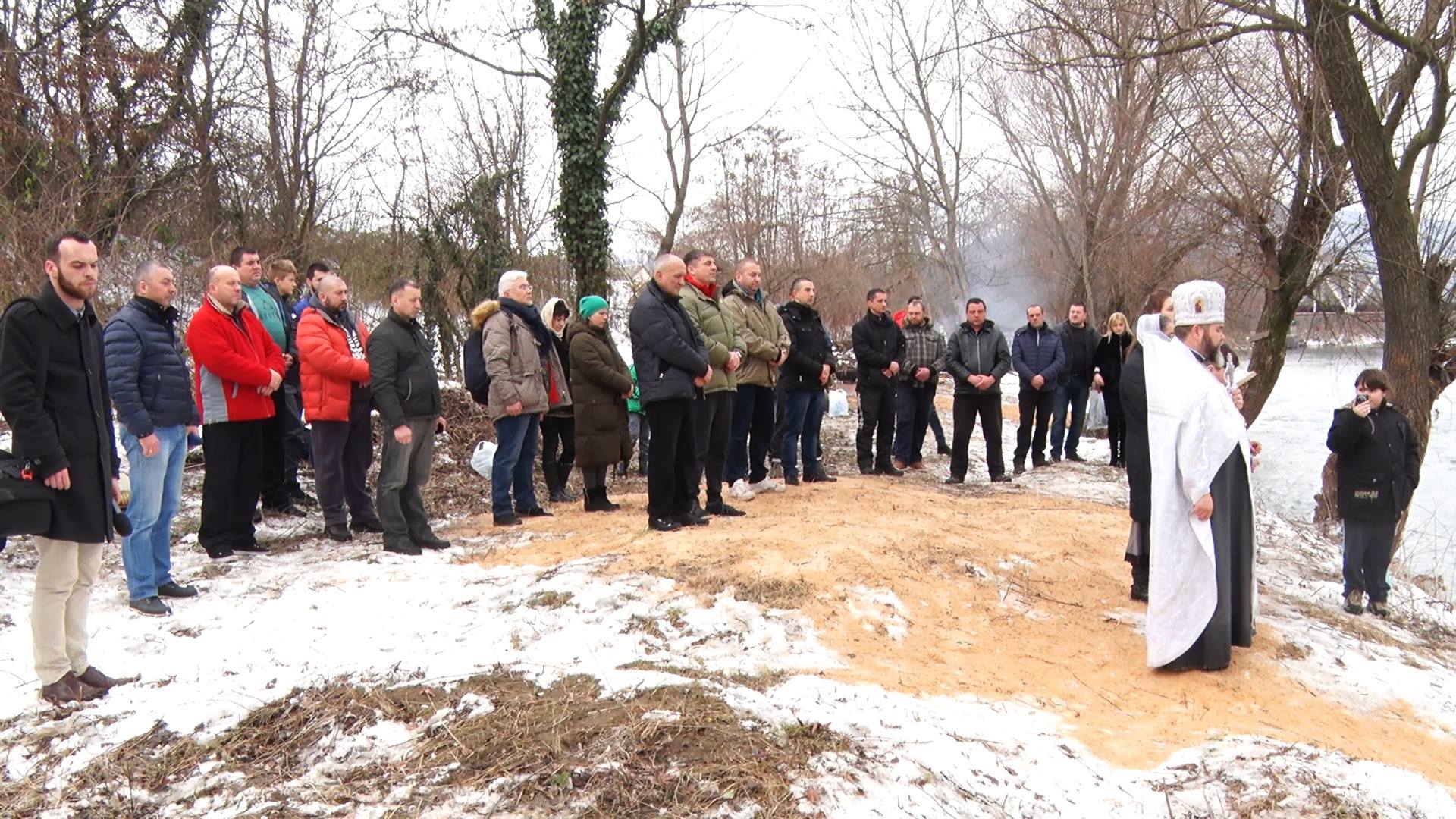 Мукачівці приєдналися до цілющого занурення (фото)