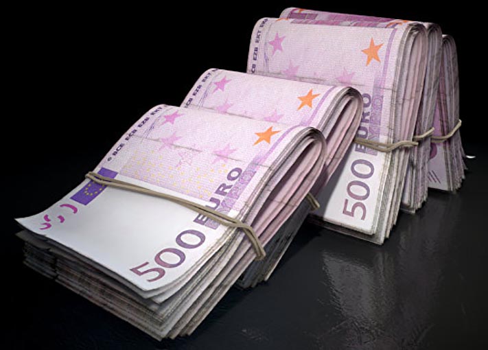 Як правильно громадянам перевозити готівку через кордон