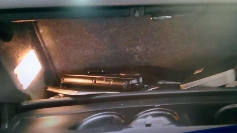 У міжнародному пункті пропуску "Тиса" прикордонники конфіскували в українця пневматичний пістолет