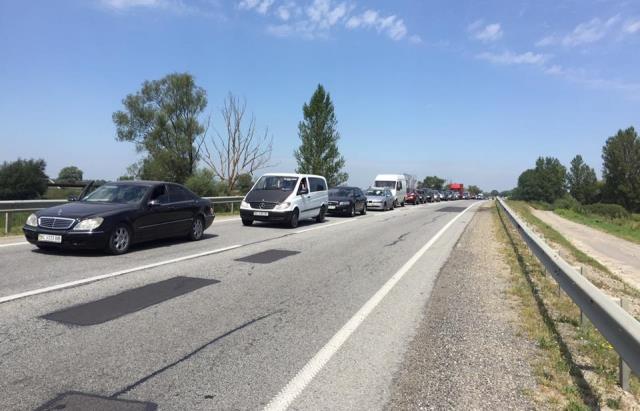 Трасу Київ-Чоп відремонтують до початку травня, — міністр інфраструктури