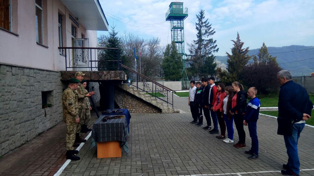 Школярів Великоберезнянщини знайомили з прикордонною службою (ФОТО)
