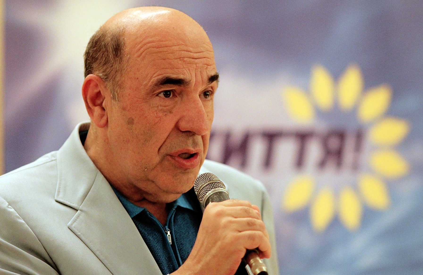 Вадим Рабінович: "Влада більш ніж в 7 разів підвищила нам тарифи, ось і вся її робота в економіці - кінець цьому покладуть вибори"