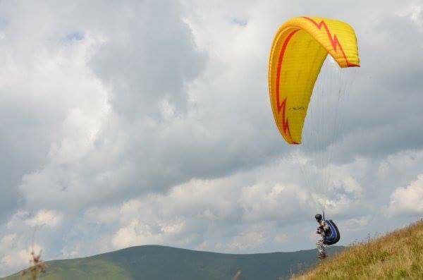 На Закарпатті відбудеться видовищний турнір: змагання парапланеристів (ФОТО)