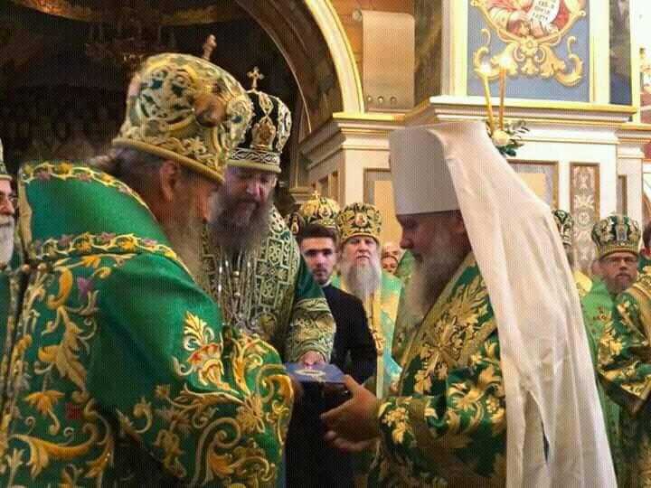 Високопреосвященніший Феодор возведений у високий ступінь митрополита Мукачівського і Ужгородського