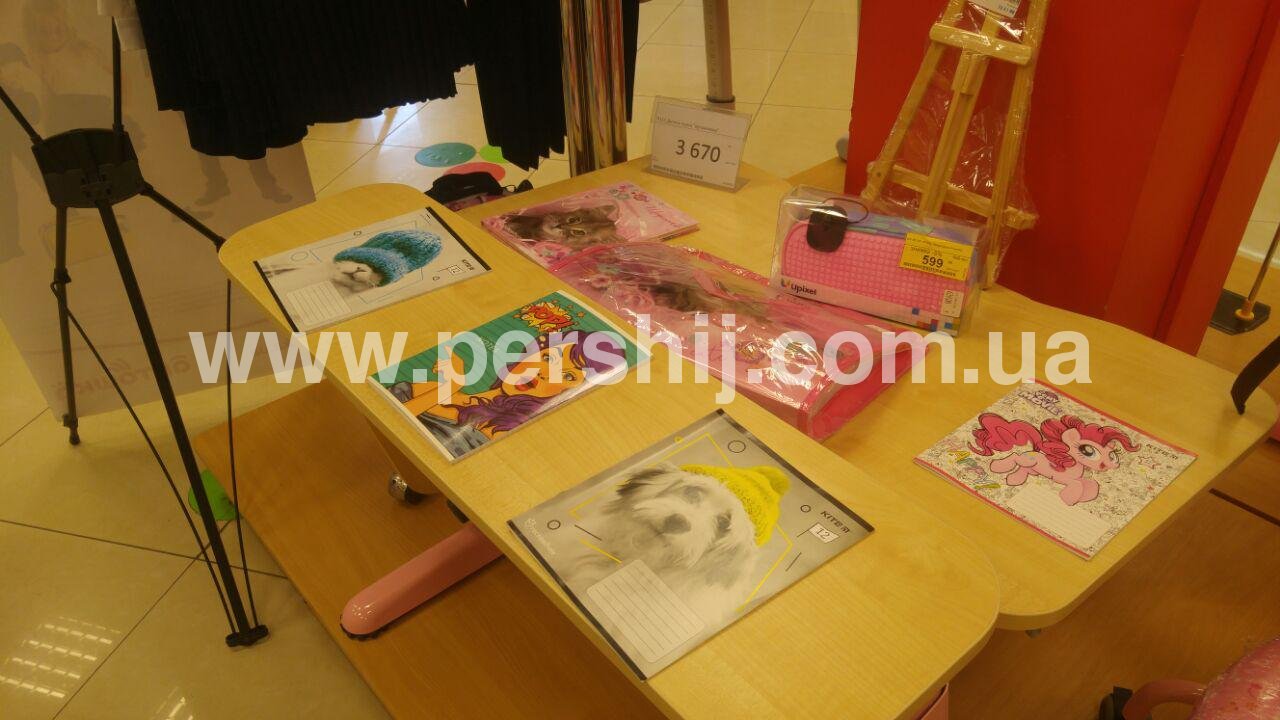 Зібрати першокласника до школи коштуватиме закарпатцям до 10 тисяч гривень (ФОТО)