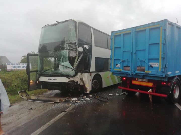 На трасі «Київ-Чоп» стались дві моторошні ДТП. Є загиблі (ФОТО)