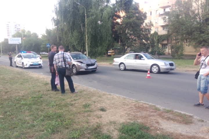 Потрійна ДТП: в Ужгороді зіткнулись три авто (Фото)