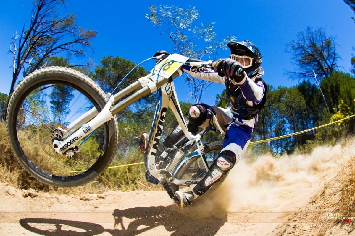 Неймовірні фести Закарпаття: як лозоплетіння з кантрі-кросом поєднати?