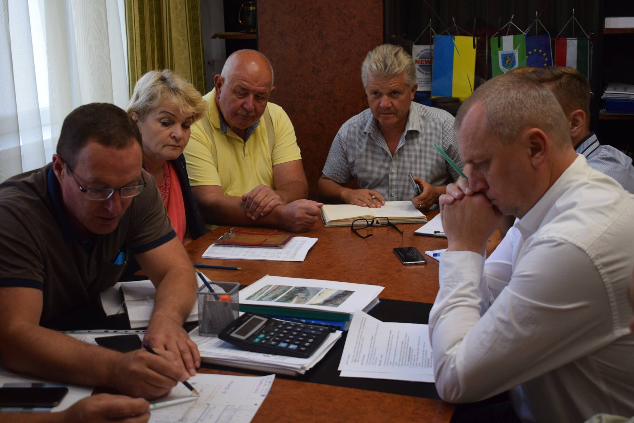 У Берегові демонтують білборди да зведуть дитячі майданчики