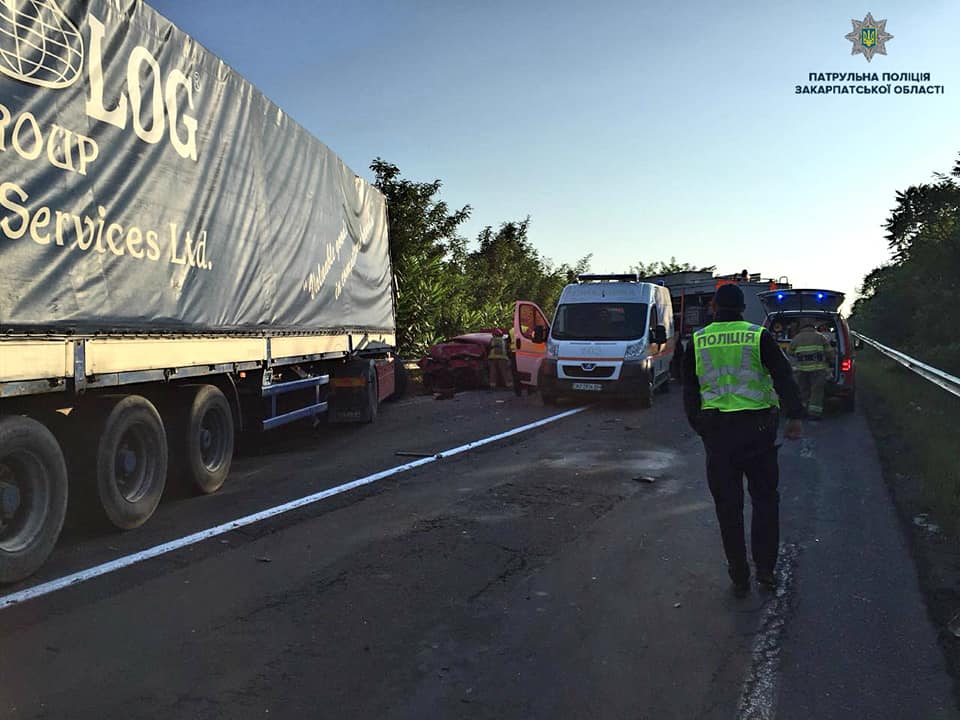 До уваги водіів: на трасі М-06 в Закарпатті трапилася ДТП