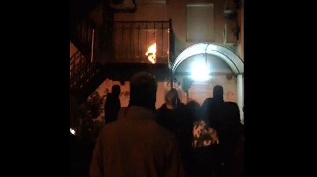 У Києві радикали розгромили офіс Медведчука (відео)