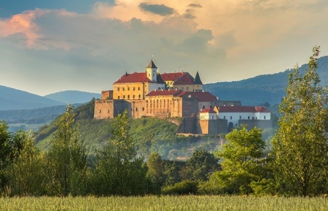 В ТОП-10 кращих замків України увійшли три замки із Закарпаття