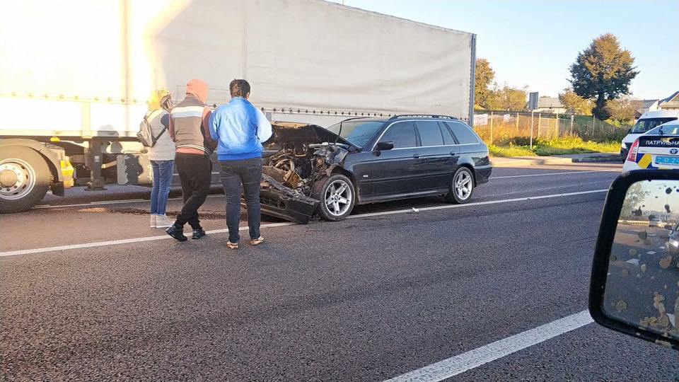Через ДТП на трасі “Київ–Чоп” ускладнено рух (ФОТО)