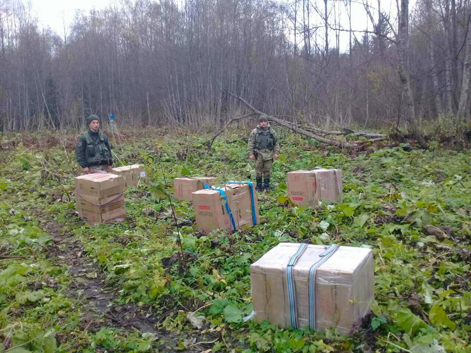 18 ящиків сигарет було виявлено поблизу кордону з Румунією (ФОТО)