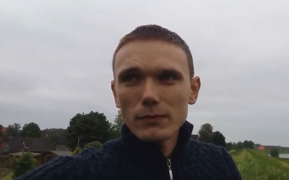 Чоловік розповів, як близько 200 українців цьогоріч присягнули на вірність Румунії та отримали її громадянство (ВІДЕО)