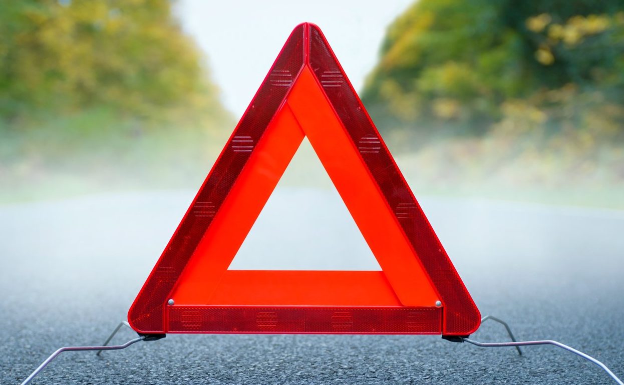 На Львівщині під колеса автомобіля потрапив 18-річний юнак