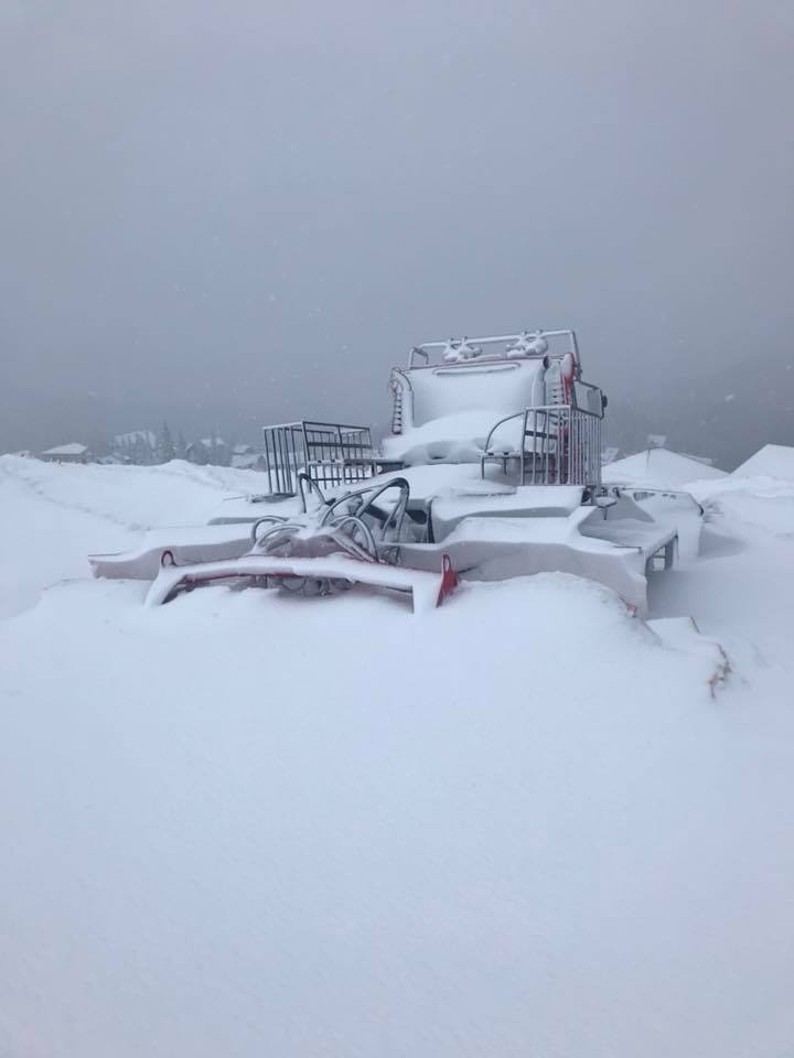 На Рахівщині урочище Драгобрат замело снігом (ФОТО)