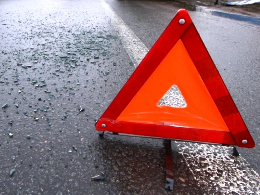 Допоможіть знайти винуватця автопригоди: на Закарпатті збили 17-річну дівчину