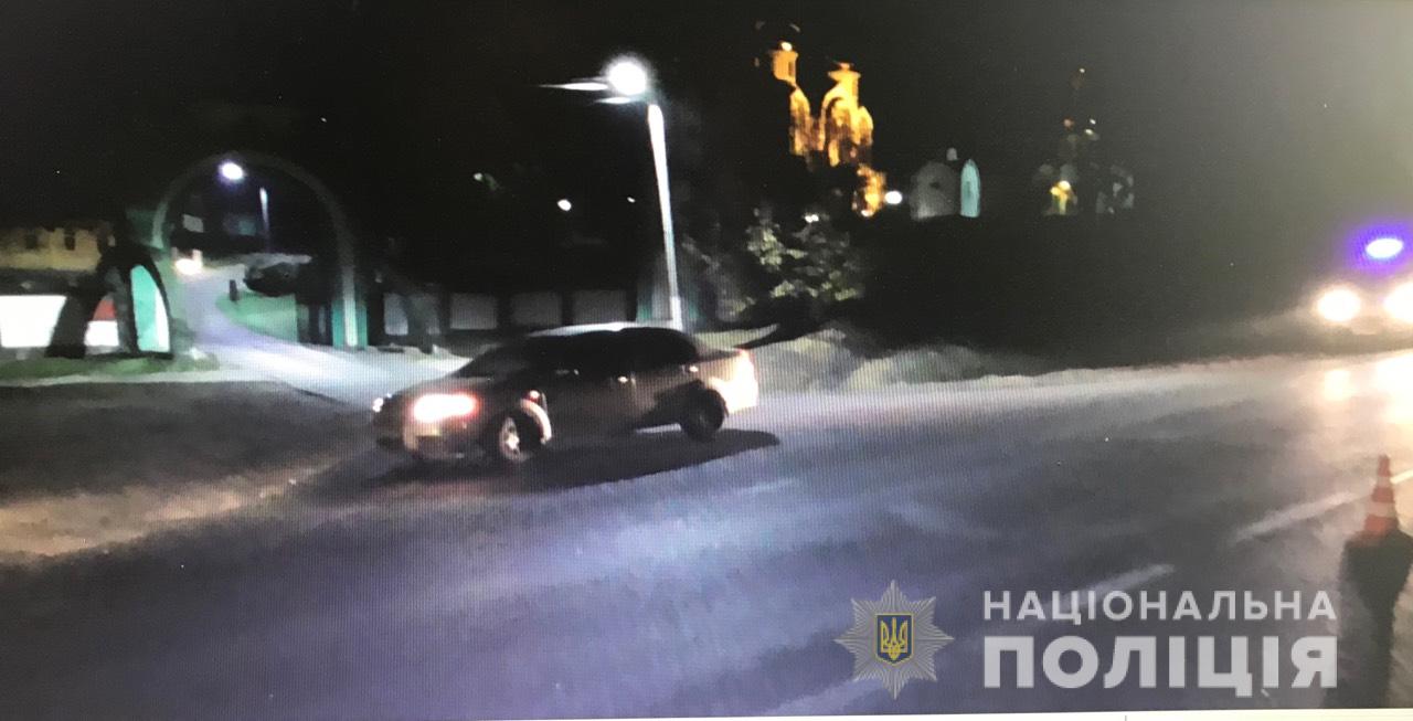 На Мукачівщині харків’янин насмерть збив чоловіка: поліція встановлює особу загиблого (ФОТО)