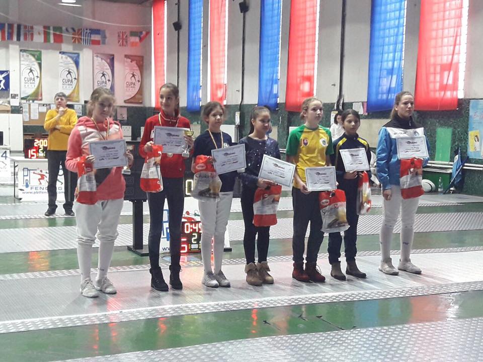 Юні закарпатські фехтувальники тріумфували на змаганнях в Румунії
