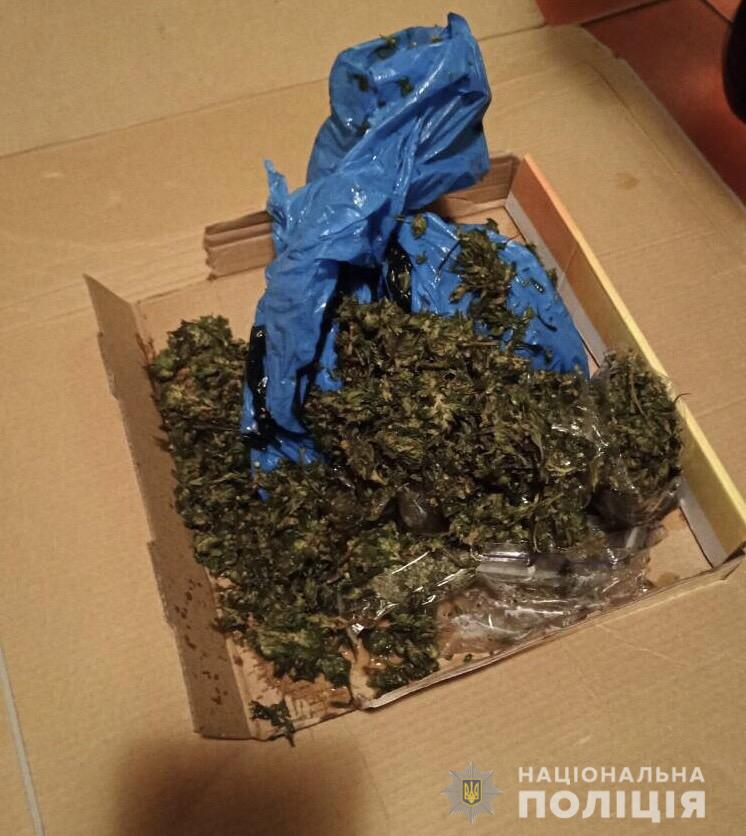 У мукачівця вилучили заборонені речовини (ФОТО)