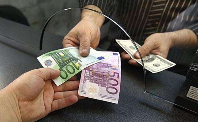 Долар трохи подешевшав: НБУ встановив новий курс