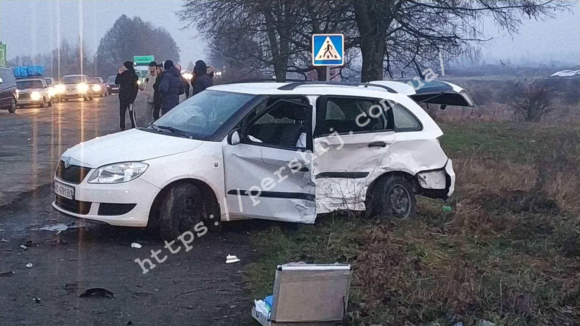 В межах селища Буштино через потужну ДТП утворились кілометрові затори (ФОТО, ВІДЕО)