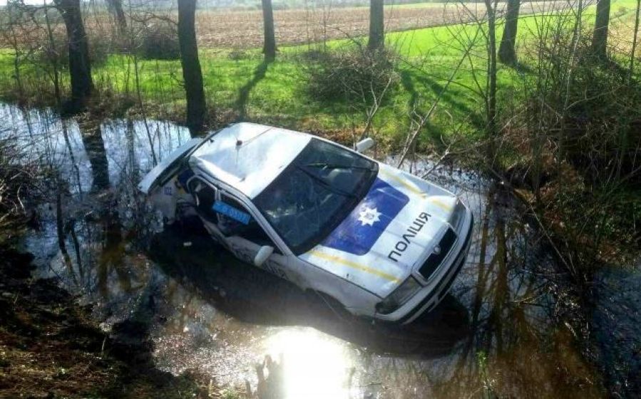 Досудове розслідування завершено: Закарпатська прокуратура скерувала до суду акт у справі поліцейського, який у нетверезому стані став винуватцем ДТП (ФОТО)