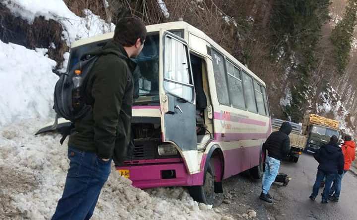 Автобус "Івано-Франківськ-Мукачево" потрапив в ДТП