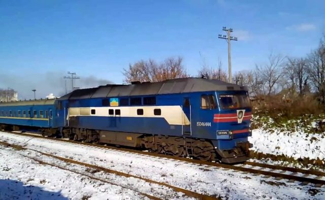 Страшна аварія: пасажирський потяг врізався у вантажівку