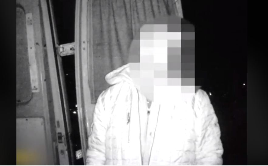 Креативна крадіжка з авто здивувала патрульних Закарпаття (ВІДЕО)