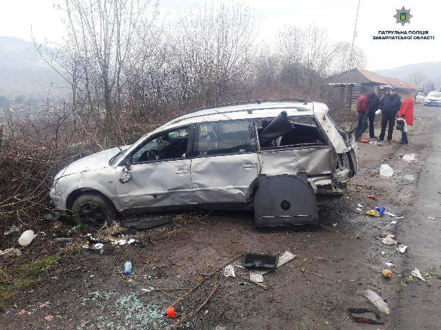 Жахлива ДТП поблизу Сваляви: авто мчало на шаленій швидкості (ФОТО)