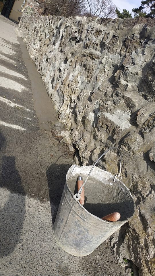 Невідомі спотворюють ужгородський замок (ФОТО, ВІДЕО)