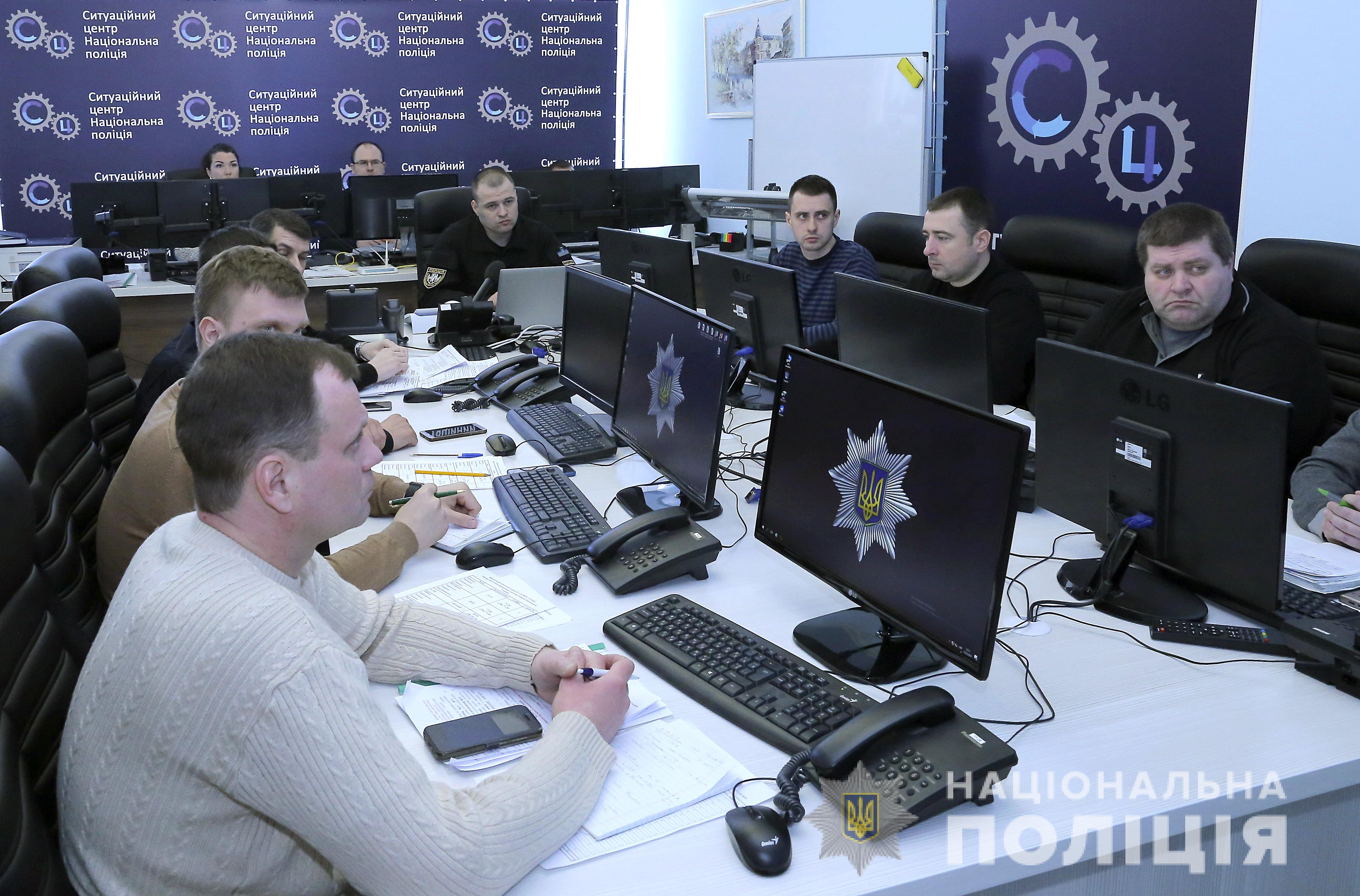 Від сьогодні – окружні виборчі комісії під цілодобовою охороною (ВІДЕО)