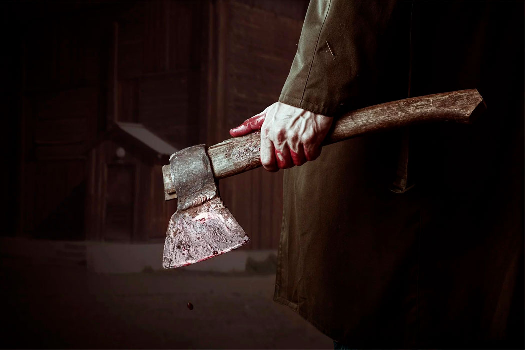 На Воловеччині чоловік напав на подружжя, травмувавши сокирою жінку