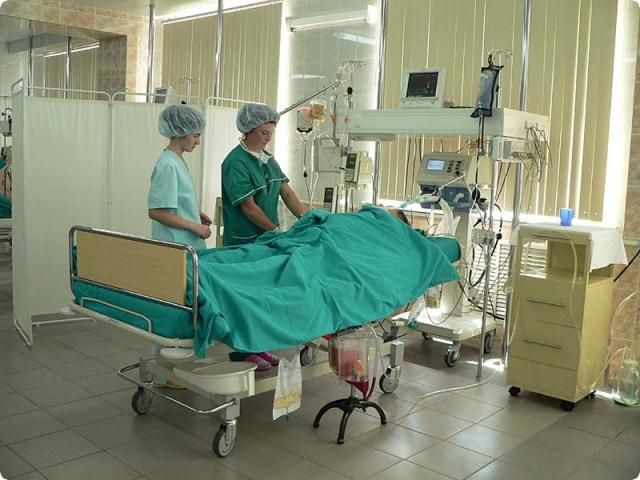 Лікарі повідомили про стан мукачівця, якого жорстоко побили на вулиці