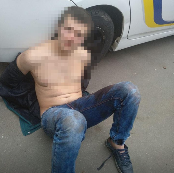 Грабіжник-невдаха побив жінку, вистрибнув з балкона й намагався з'їсти вкрадені гроші (ФОТО)