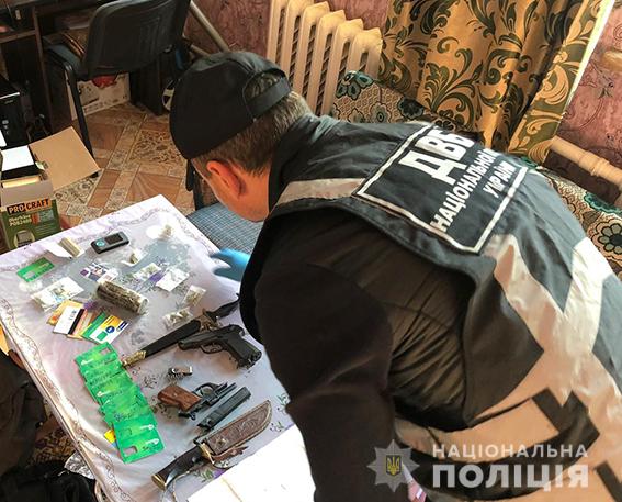 Небезпека позаду? Затримано злочинне угрупування, яке діяло у 13 областях України (ВІДЕО, ФОТО)