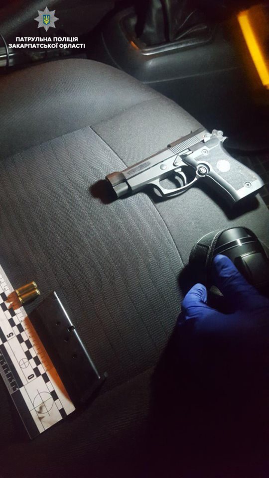 Водій ужгородського таксі викликав поліцію через неадекватного пасажира (ФОТО)