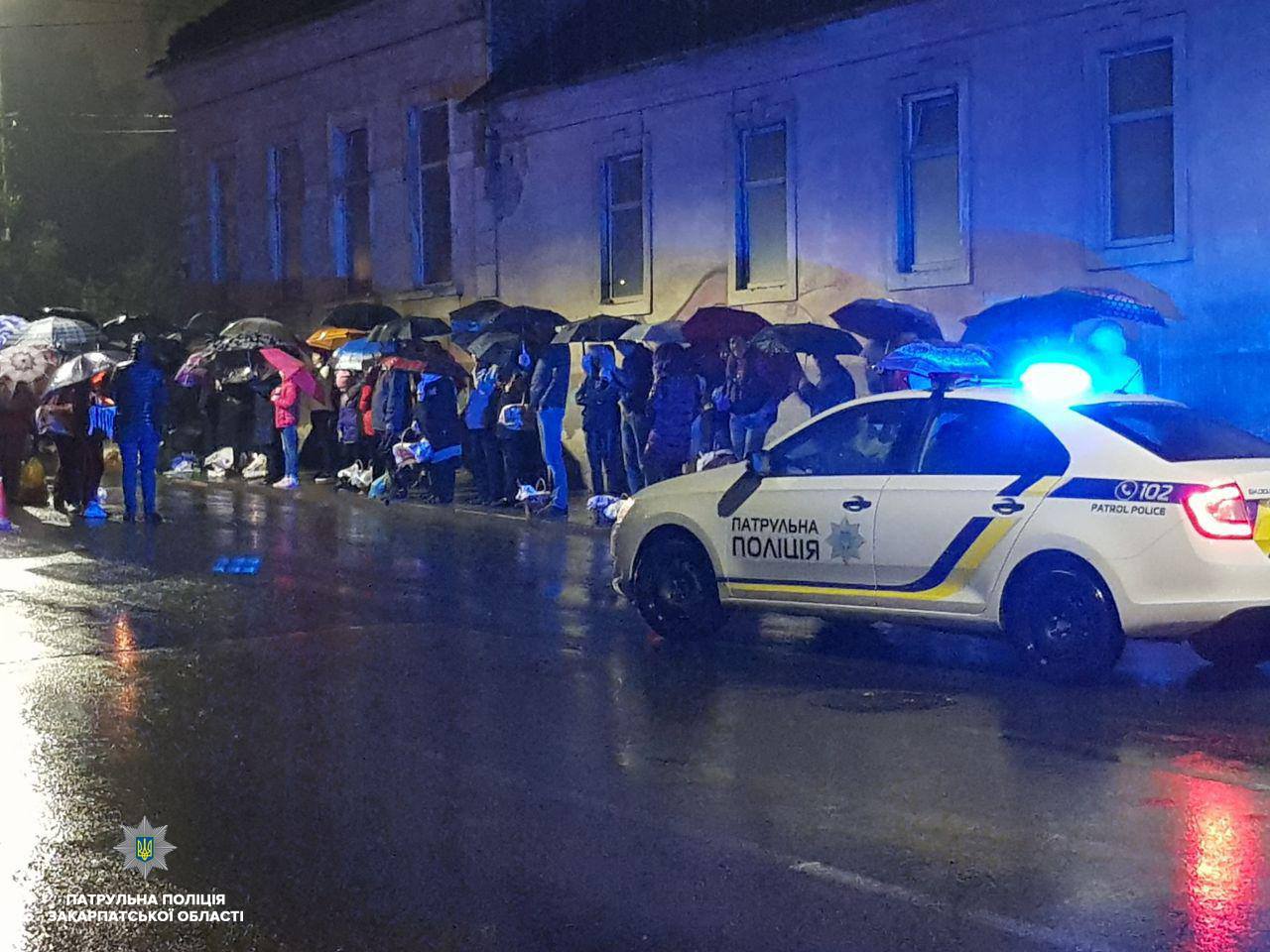 Поліцейські показали, як пройшла Великодня ніч на Закарпатті (ФОТО)
