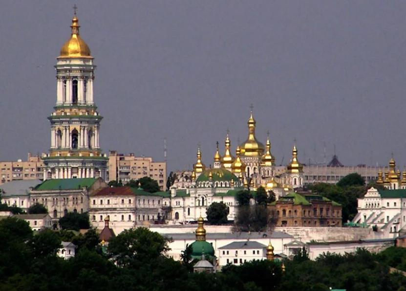 Судом призупинено насильне перейменування УПЦ МП