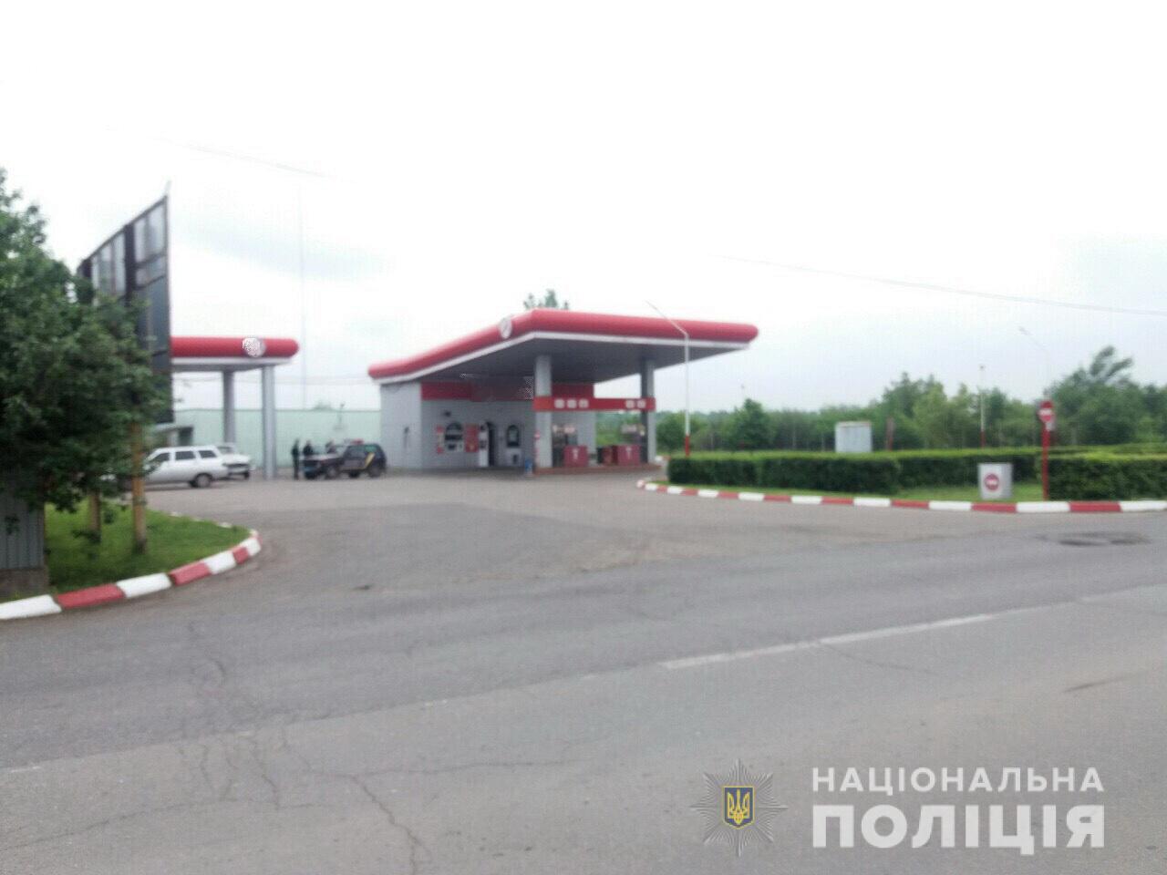 У Мукачеві вночі мінували заправку: в поліції розповіли деталі злочину (ФОТО)