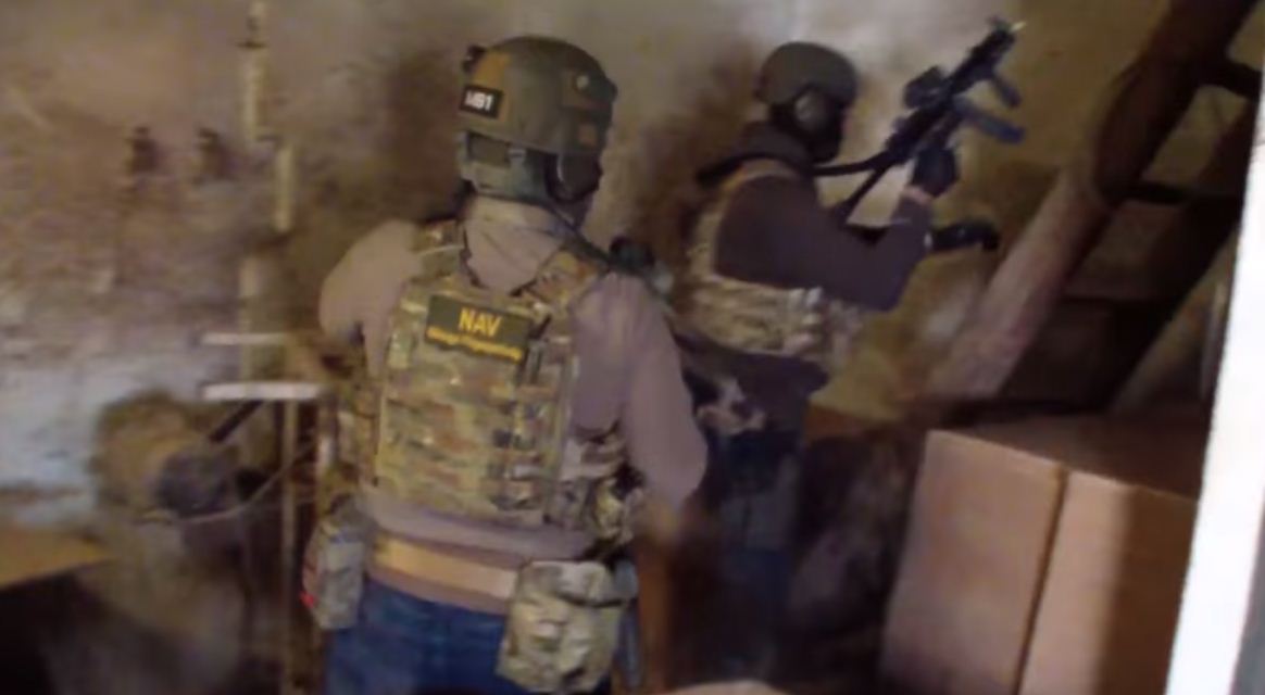 Підпільний цигарковий цех викрила угорська поліція поруч із Закарпаттям (ФОТО,ВІДЕО)