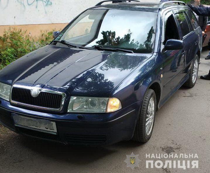 В Ужгороді поліцейські вилучили у закарпатця марихуану