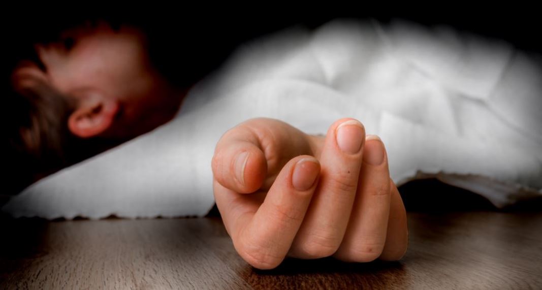 На Рахівщині дівчина-підліток звела рахунки з життям