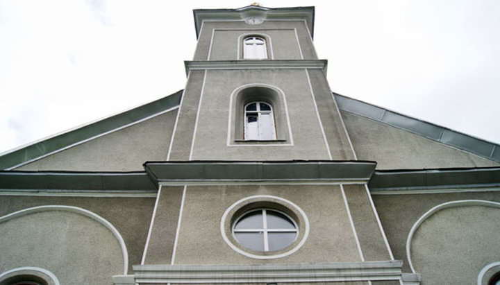 На Рахівщині прихильники ПЦУ готують захоплення храму УПЦ