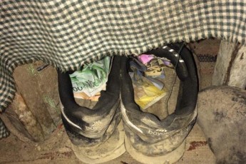 З кладової кімнати зникли 1200 євро: чоловік з Волині пограбував пенсіонерів з Рахівщини (ФОТО)